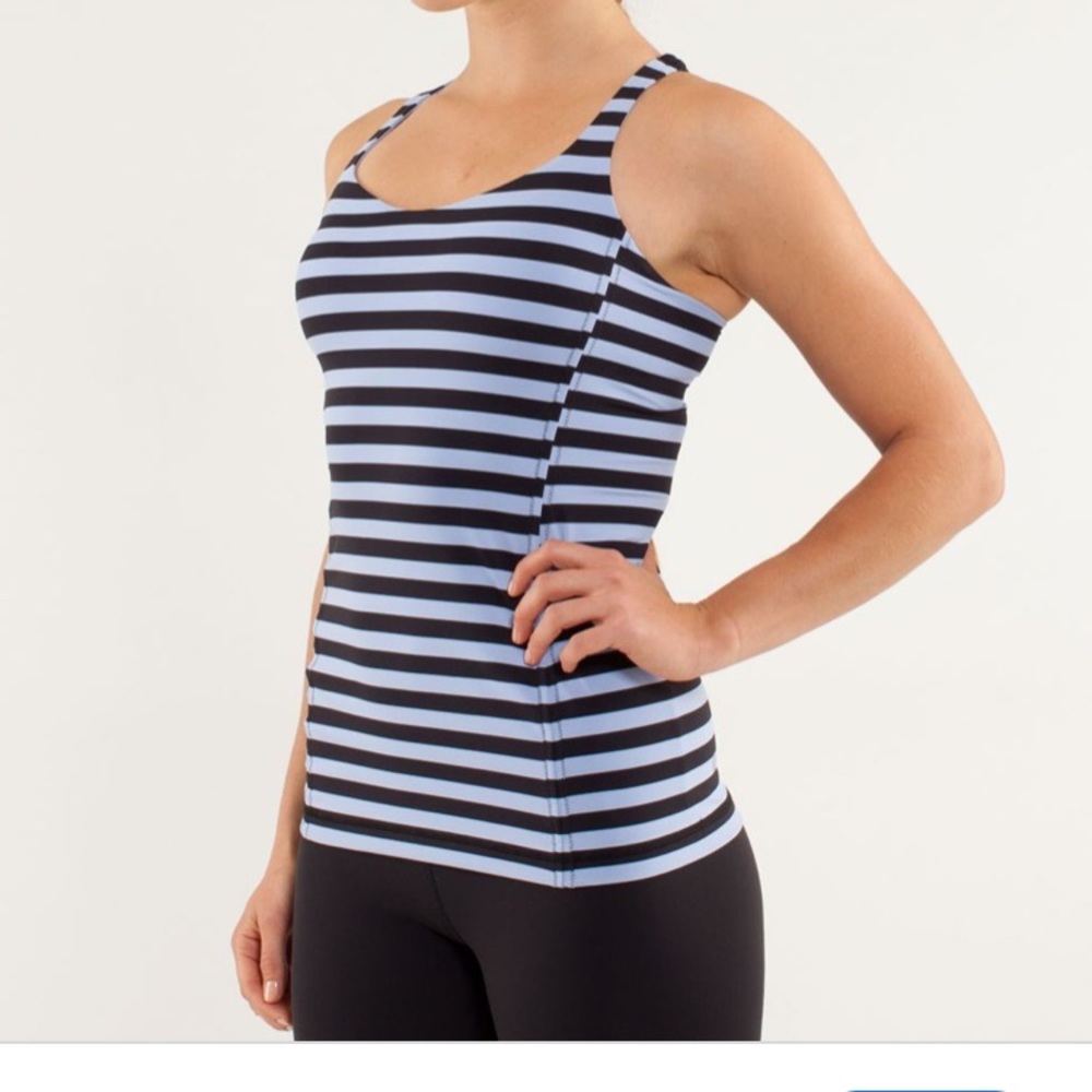 - Lululemon Free to Be Tank Size 4